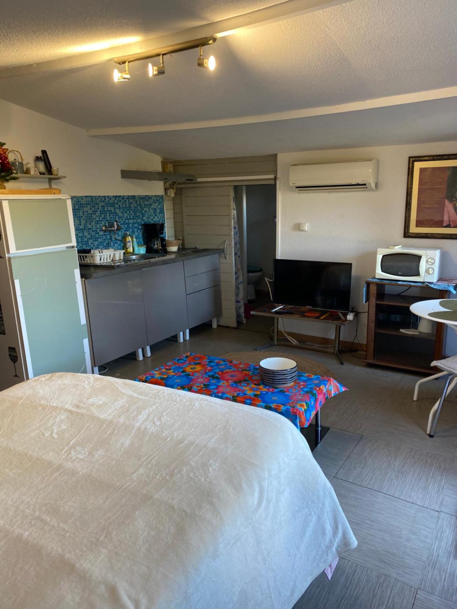 Lumphini le petit chalet climatisé Béziers Esterno foto